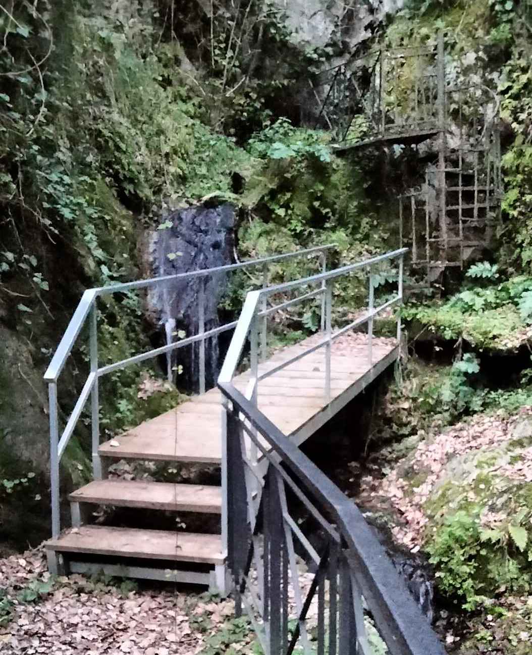 Passerella di accesso alla Cascatella Schiccio